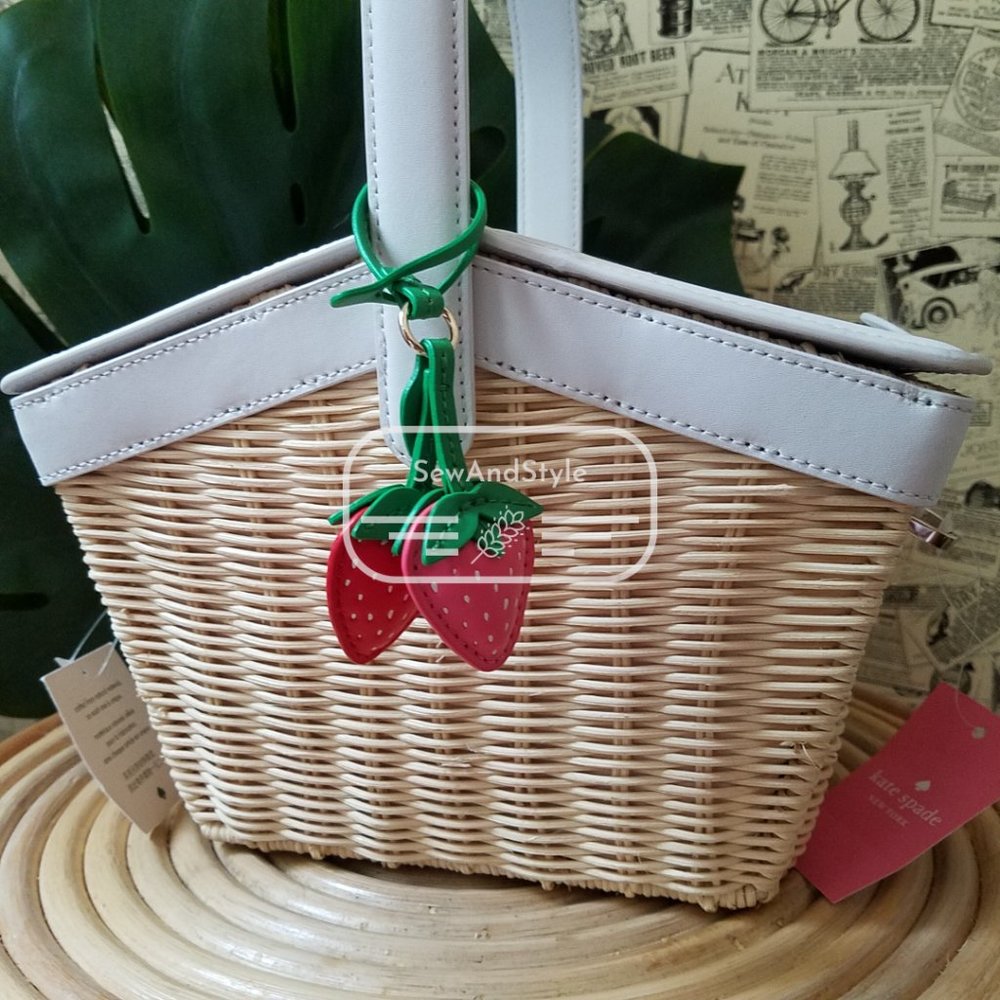 Kate Spade NWT Picnic Strawberry Wicker Basket cream white red Crossbody - Picture 2 of 12